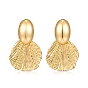 New! Gold Fan Shaped Stud Earrings (3008) NWT